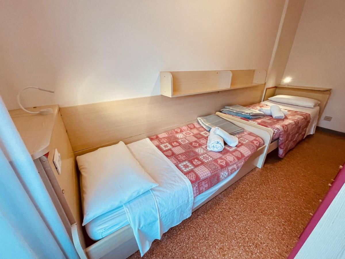 App4Rent Saturno 4 - Family Apartment, Wifi, Parking リド・ディ・イエゾロ エクステリア 写真