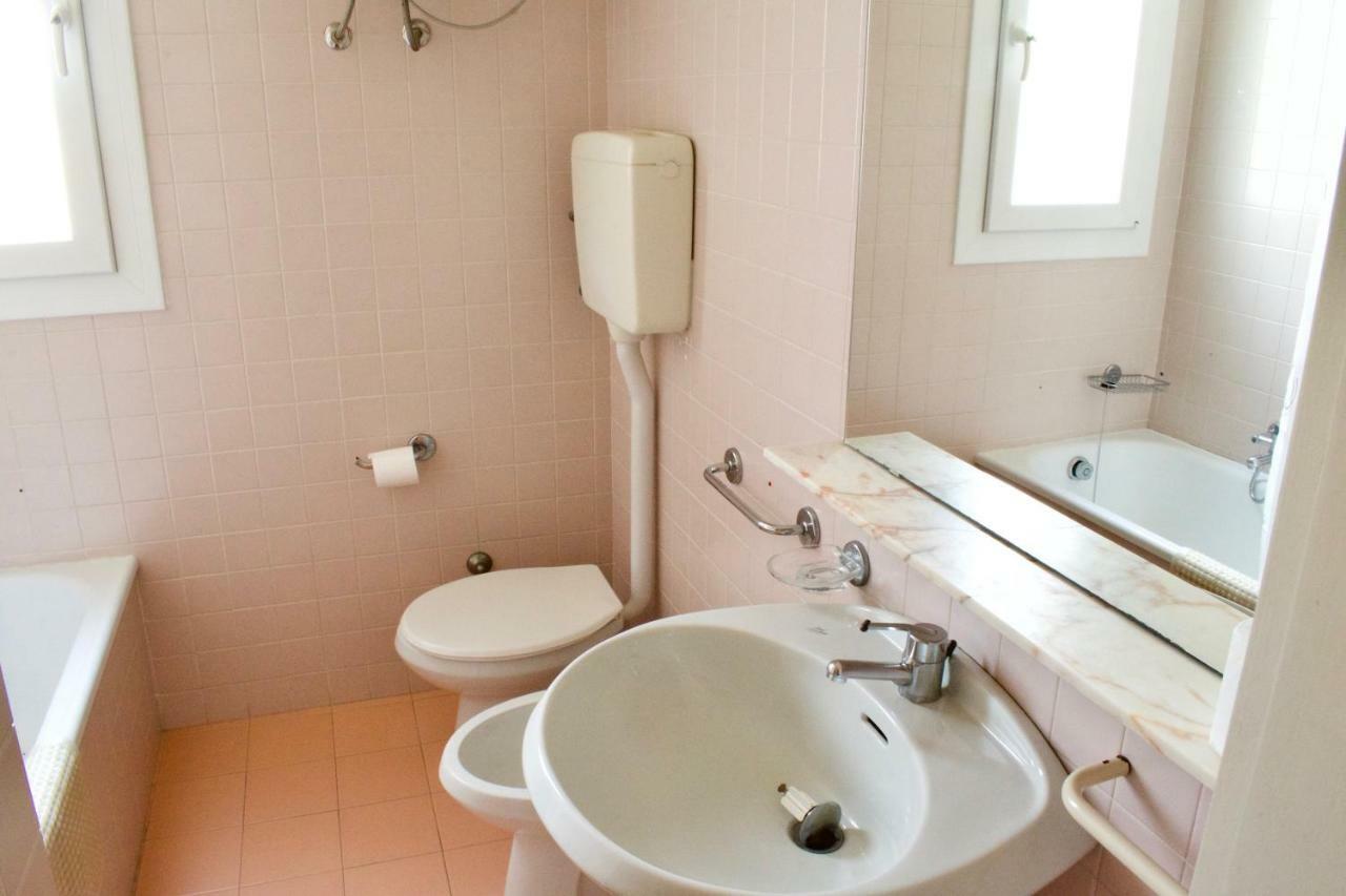 App4Rent Saturno 4 - Family Apartment, Wifi, Parking リド・ディ・イエゾロ エクステリア 写真