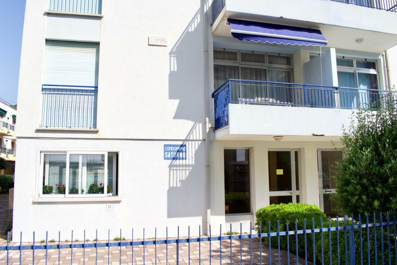App4Rent Saturno 4 - Family Apartment, Wifi, Parking リド・ディ・イエゾロ エクステリア 写真