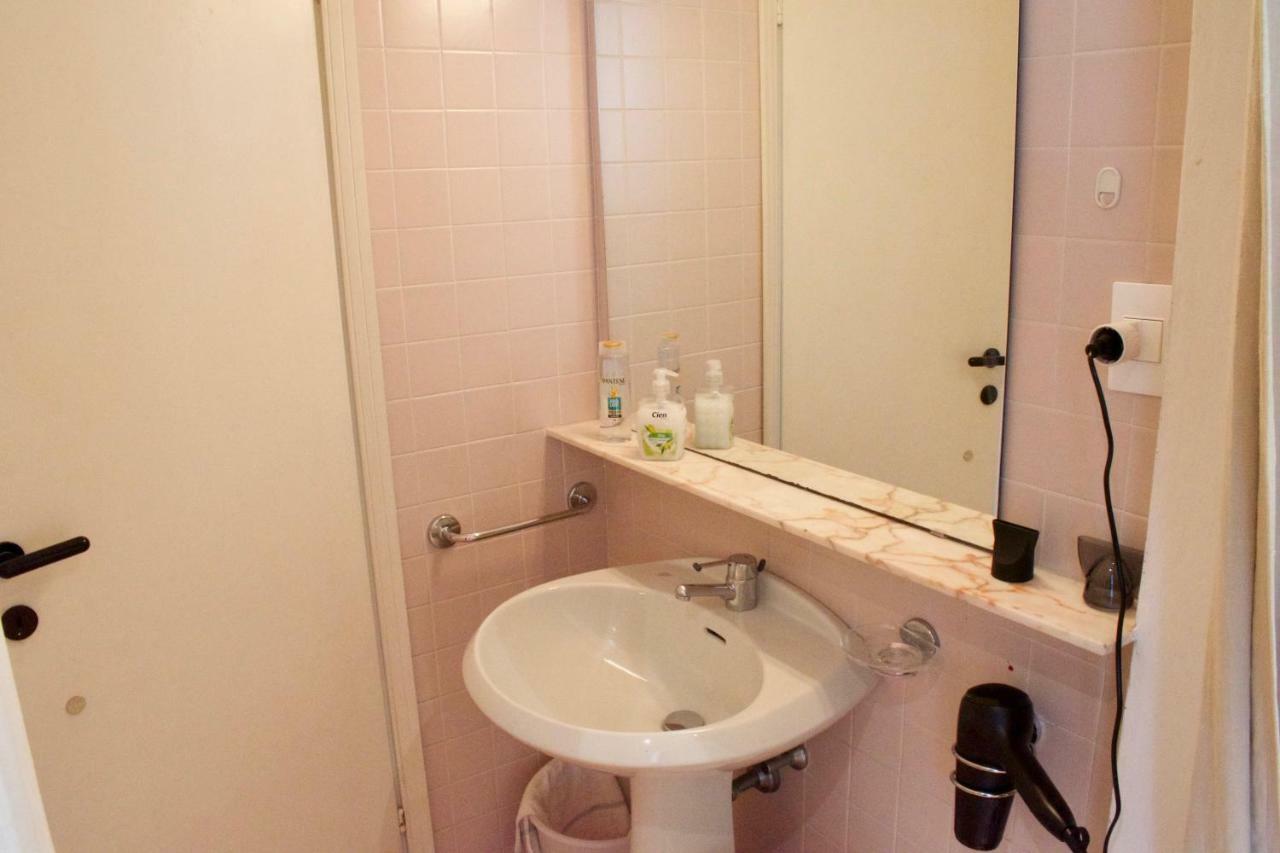 App4Rent Saturno 4 - Family Apartment, Wifi, Parking リド・ディ・イエゾロ エクステリア 写真