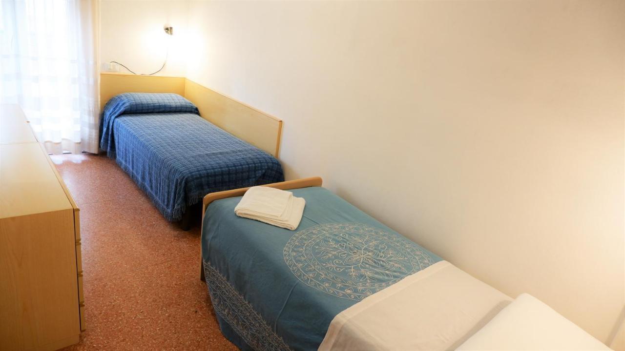 App4Rent Saturno 4 - Family Apartment, Wifi, Parking リド・ディ・イエゾロ エクステリア 写真