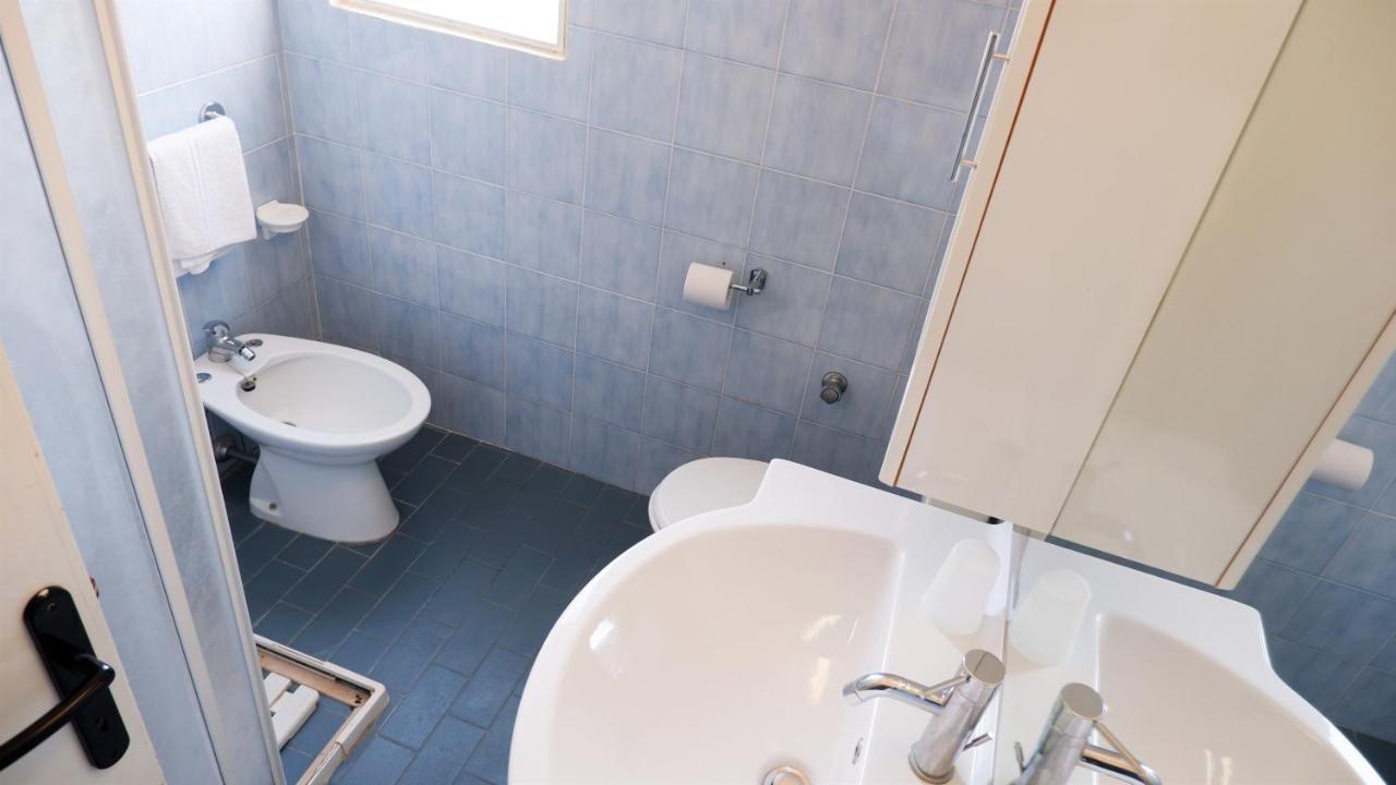App4Rent Saturno 4 - Family Apartment, Wifi, Parking リド・ディ・イエゾロ エクステリア 写真